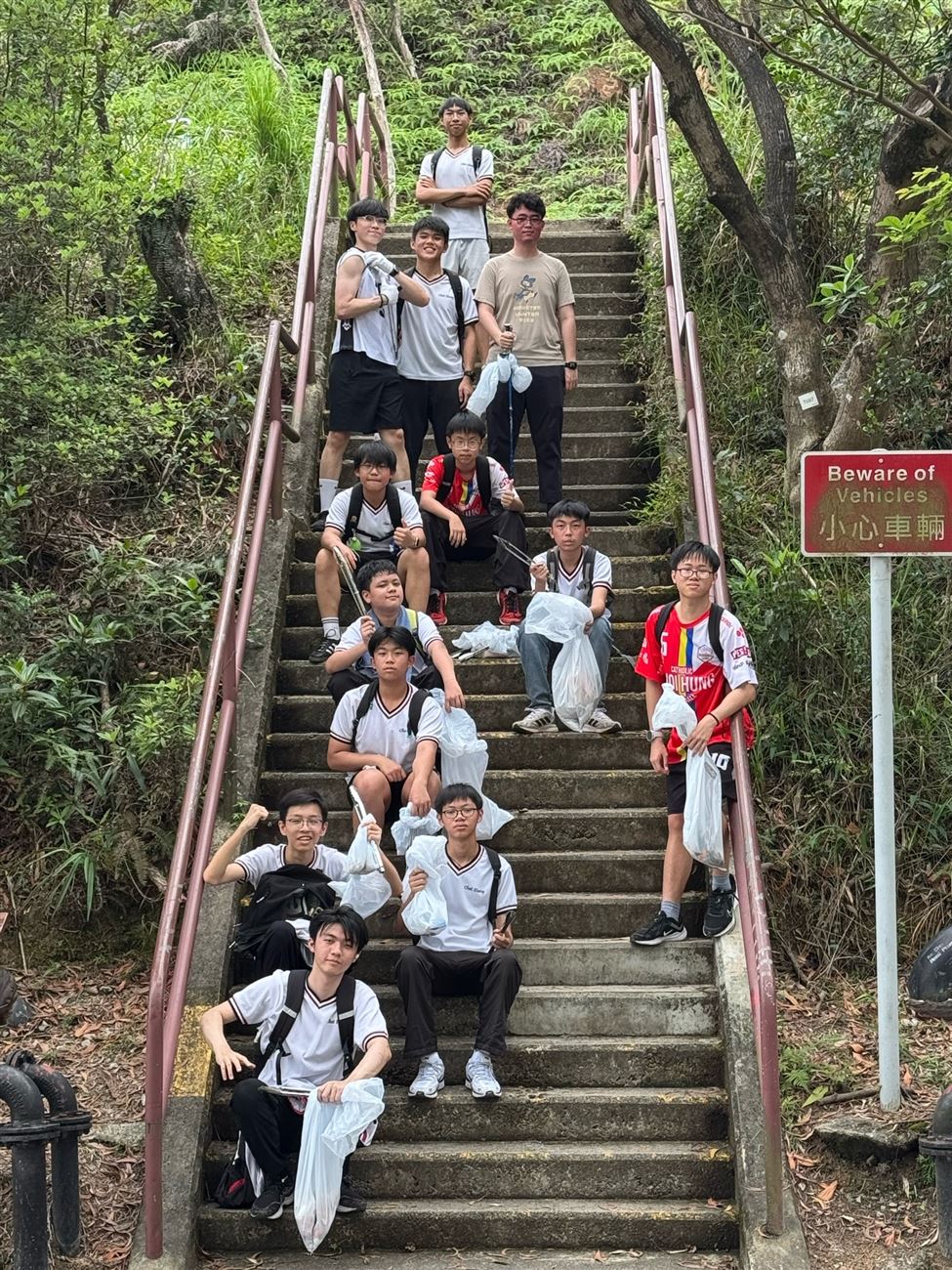 一張含有 戶外, 樹狀, 服裝, 人民 的圖片AI 產生的內容可能不正確。