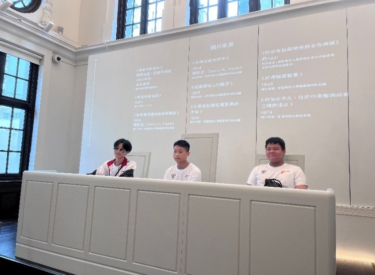 一張含有 室內, 牆, 男人, 人的臉孔 的圖片AI 產生的內容可能不正確。